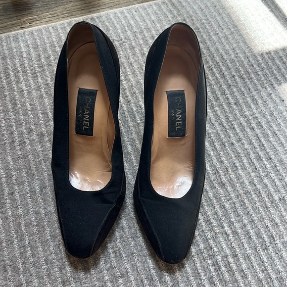 Vintage Chanel Pumps - Picture 1 of 11